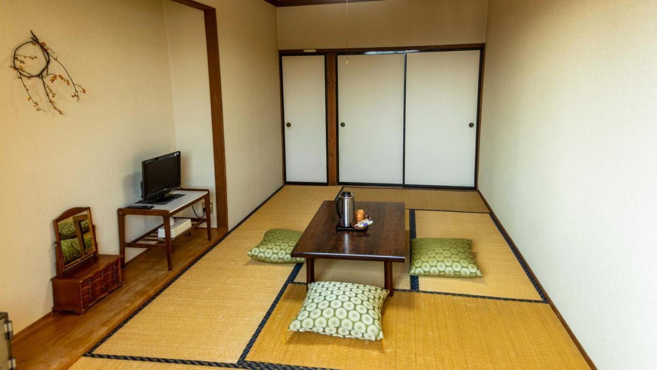 Hana Emi Kan Hakuba Zimmer foto