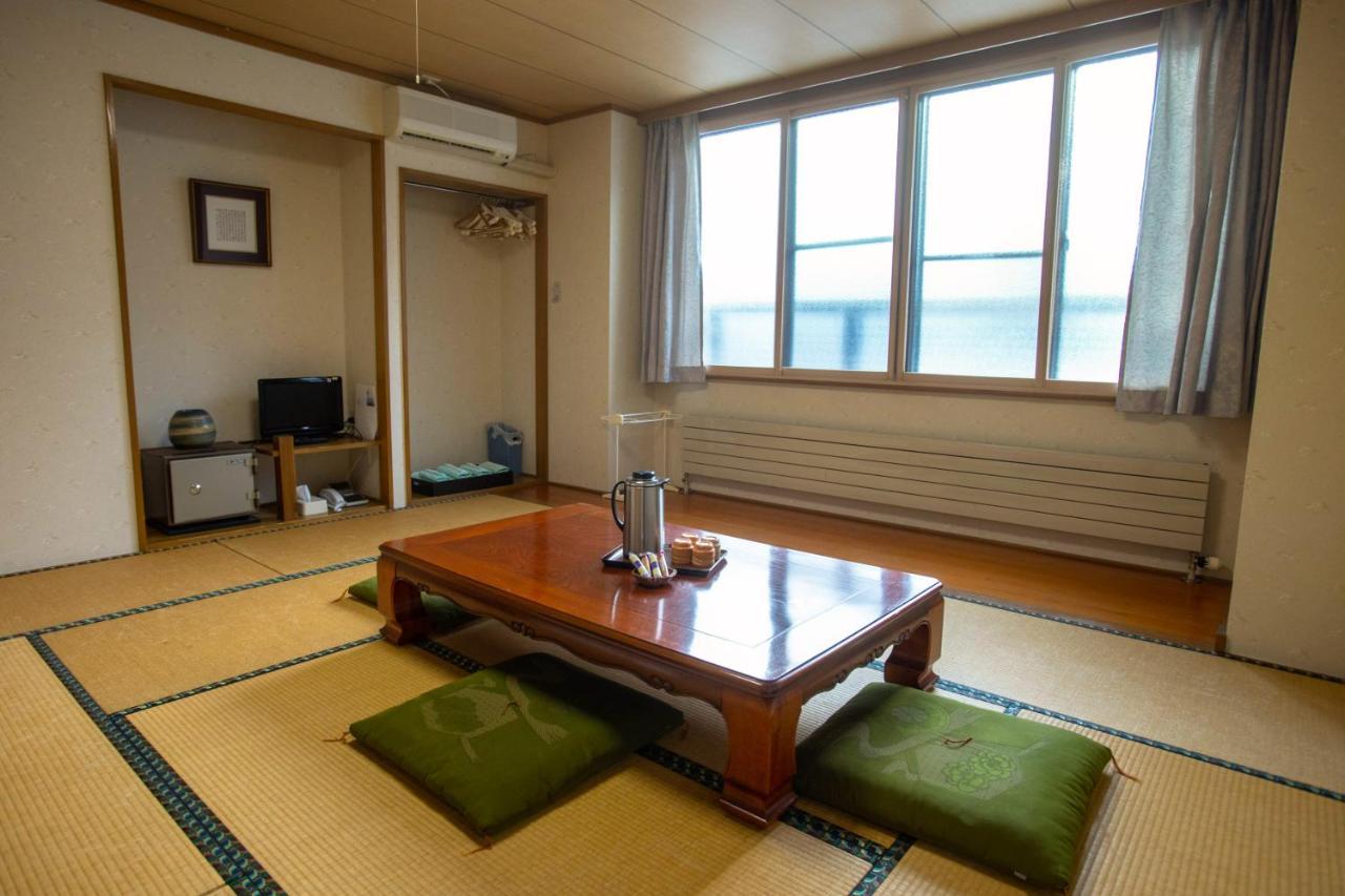 Hana Emi Kan Hakuba Zimmer foto