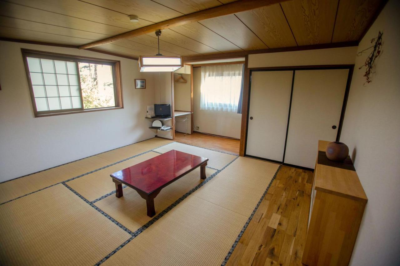 Hana Emi Kan Hakuba Zimmer foto